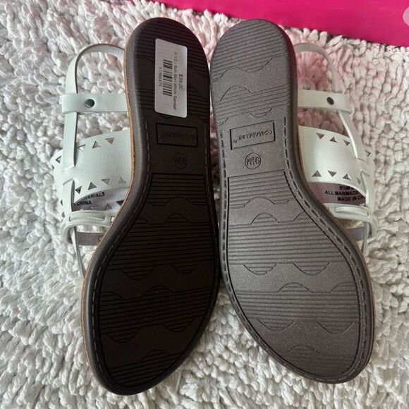 Madeline White and Tan Sandals - Picture 3 of 3